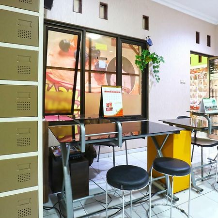 Pondok Backpacker Malang Exterior photo