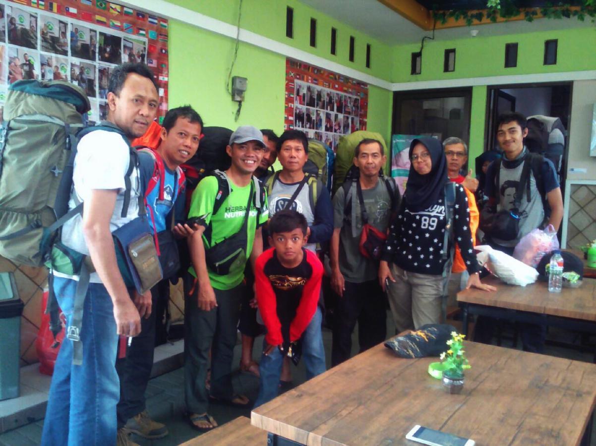 Pondok Backpacker Malang Exterior photo